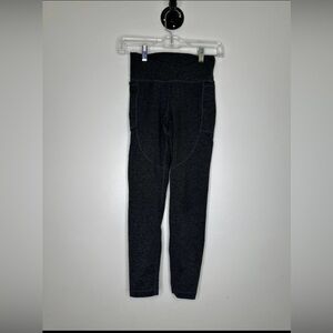 Vuori Elevation Leggings – Women’s XS (VW325) – Charcoal Gray With Pockets